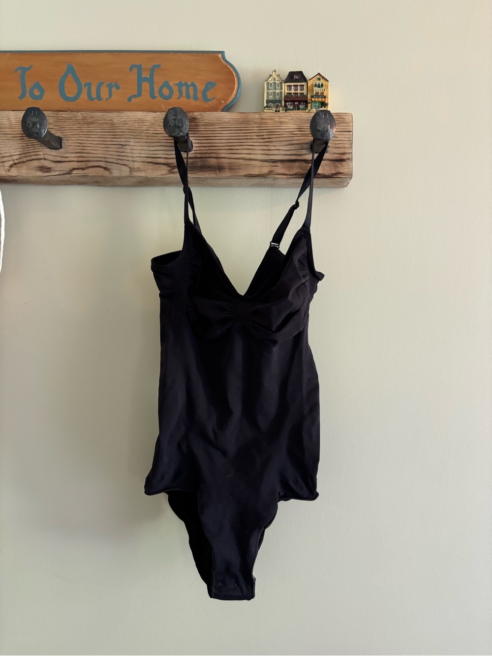 71.) NWOT / SKIMS / Black Sculpting Full Bottom Bodysuit - Picture 5 of 6